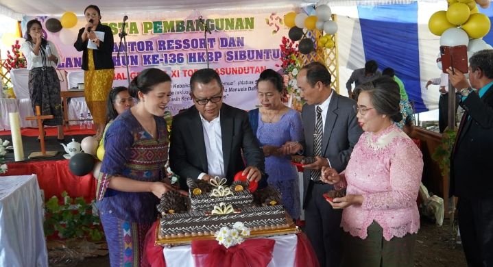 Pesan Bupati Toba pada HUT ke-136 HKBP Sibuntuon :Manfaatkan Anugerah Tuhan