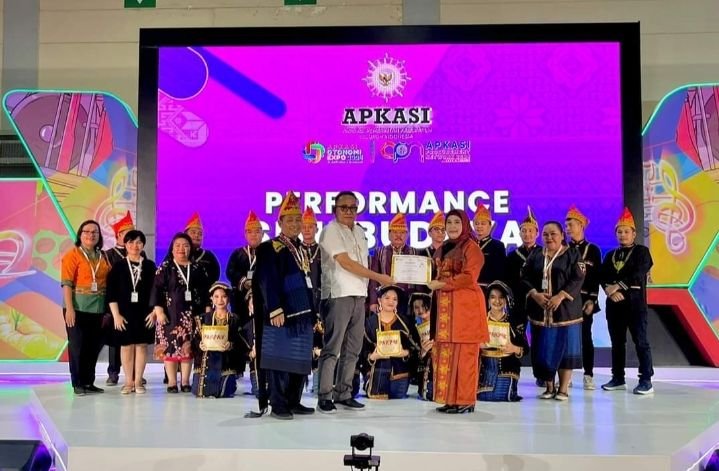 Seni Budaya Pakpak Bharat ITampil Dalam Rakernas Apkasi Ke XVI
