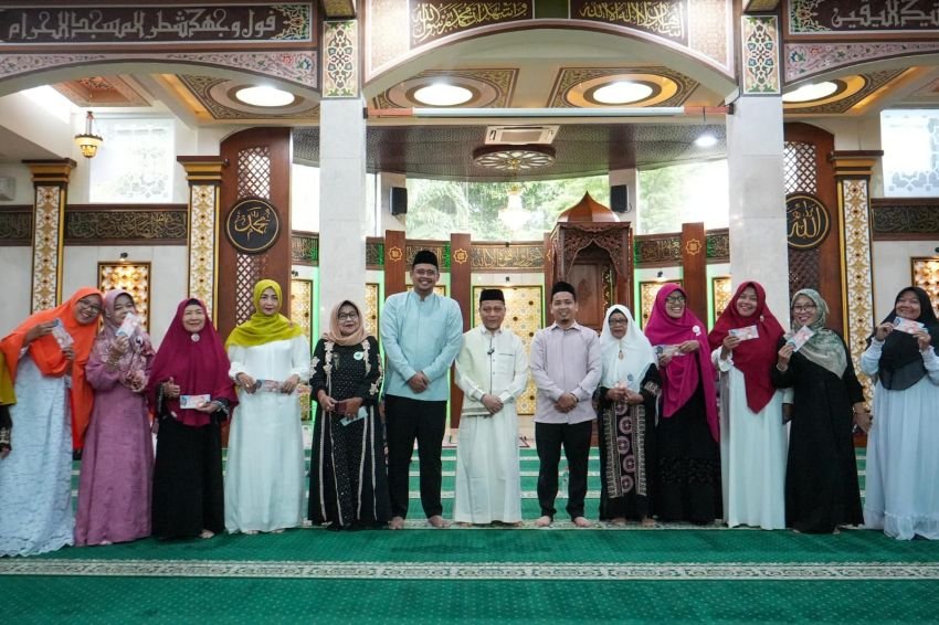 Ikut Pengajian Akbar, Bobby Nasution Beri Hadiah Umrah pada Anggota Majelis Taklim Al Ikhlas Medan Barat