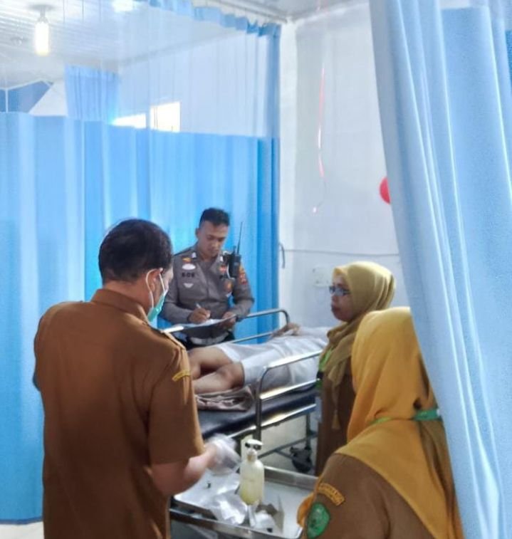 Kecelakaan Lalu Lintas Beat vs L300 di Batunadua Padangsidimpuan