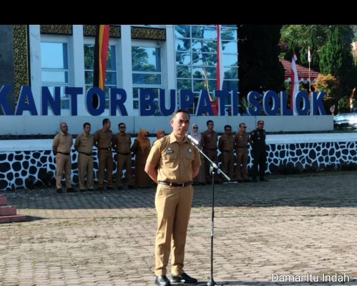 Sekretaris Daerah Kabupaten Solok, Pimpin Apel Pagi Pemda Kabupaten Solok