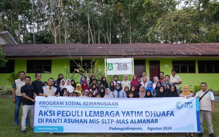 Srikandi PLN Bersama YBM PLN Tebarkan Senyum Anak Yatim Dhuafa
