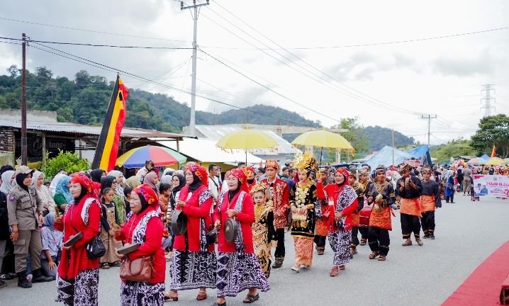 Pawai Alegoris perayaan HUT RI Ke-79 di Kabupaten Solok dengan tema Nusantara Baru Indonesia Maju