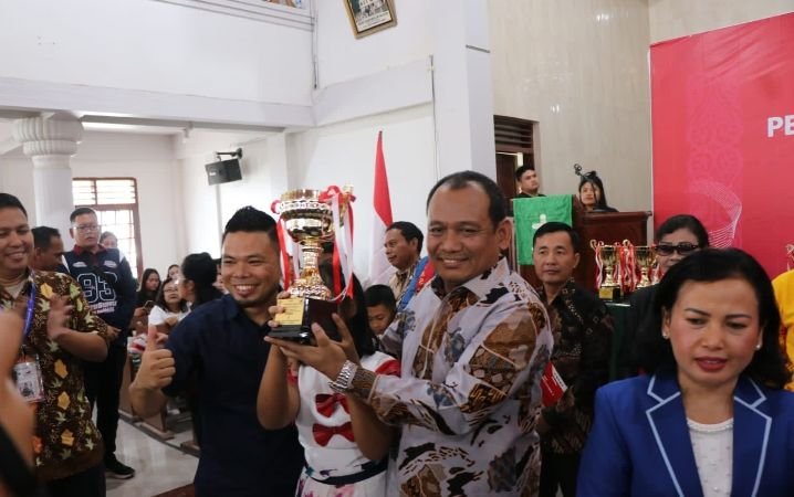 Pesparawi V Sumut Sukses, Ini Daftar Pemenangnya   BALIGE I SUMUT24.co Bupati Toba, Poltak Sitorus berpesan agar peserta  Pesta Paduan Suara Gerejawi
