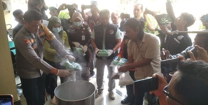 Sat Narkoba Polres Asahan Musnahkan ±5,6 Kg Barang Bukti Narkotika Jenis Sabu Dari 3 Tersangka
