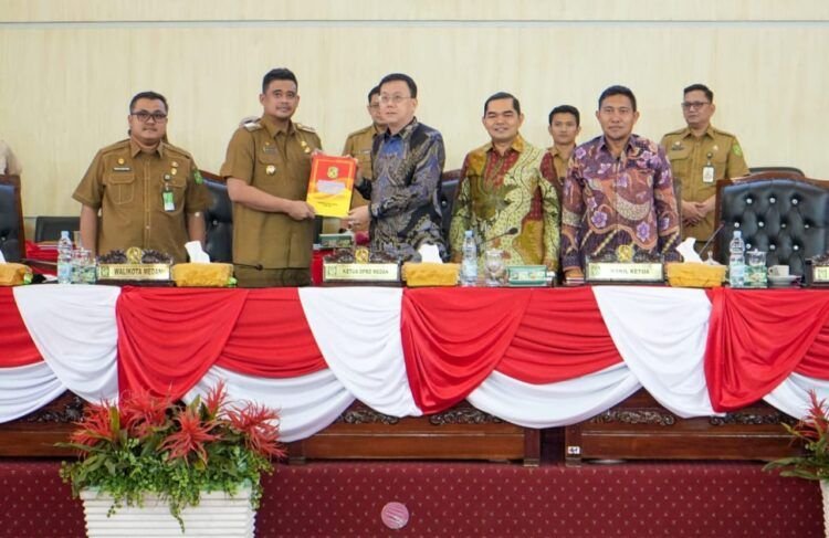 Bobby Nasution Sampaikan Tanggapan Pemandangan Umum RAPBD TA 2025