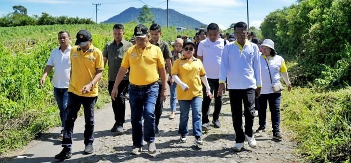 Ikuti Giat Marharoan Bolon Kecamatan, Bupati Simalungun Ajak Tetap Gaungkan Haroan Bolon