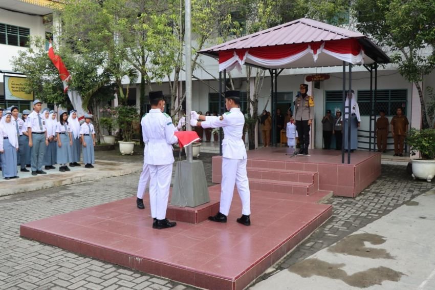Dalam Rangka HUT Polwan ke 76, Polwan Polresta Deli Serdang gelar giat Police Go To School