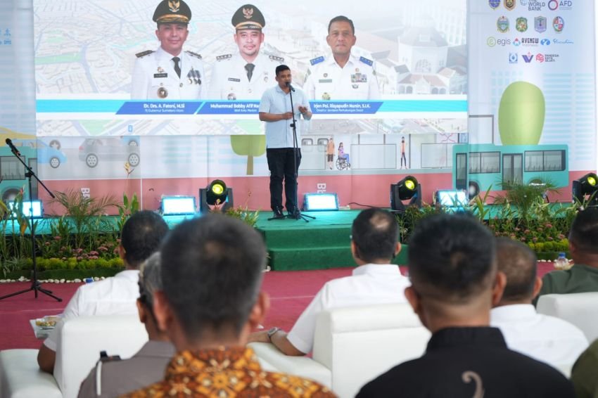 Dukung Pembangunan Halte Percontohan BRT BS13 Lap. Merdeka