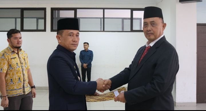 Pj Bupati Paluta Patuan Hasibuan Lantik Pj Sekda Makmur HarahapMakmur Harahap
