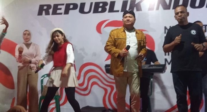 Rianto Hadirkan Artis KDI dan Sampaikan Bagi Sembako Serta Lucky Draw Tiket Umroh di Ultah Pujakesuma ke 44