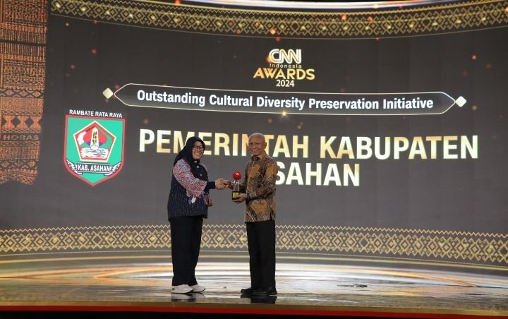 Bupati Asahan Terima Penghargaan Outstanding Cultural Diversity Preservation Initiative Tahun 2024