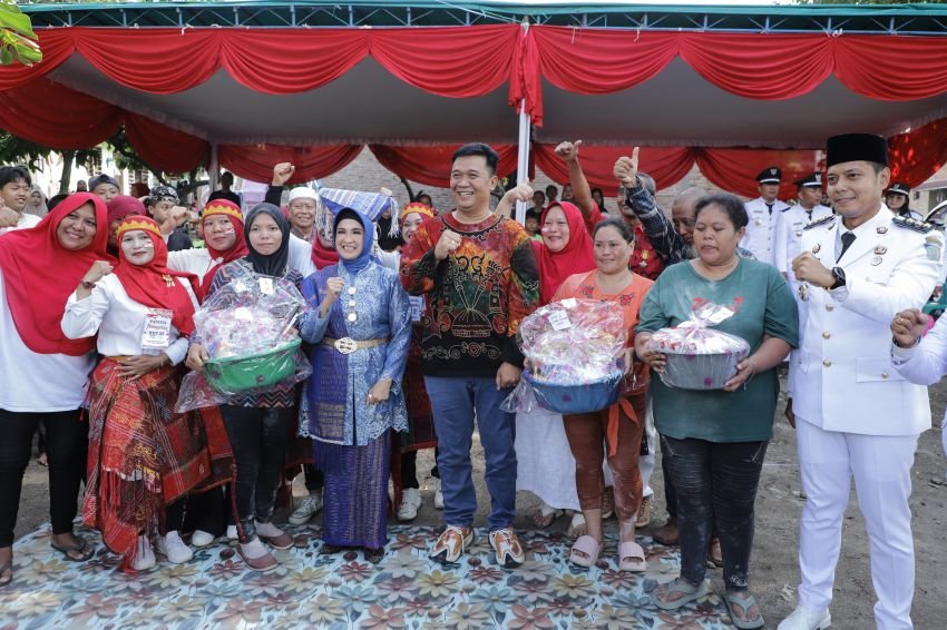 Wali Kota mengunjungi lokasi perlombaan memperingati HUT ke-79 Kemerdekaan Republik Indonesia (RI) di sejumlah kelurahan