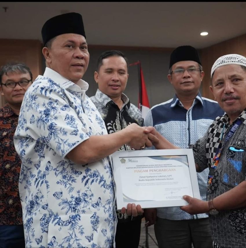 Tiga Wartawan Terima Penghargaan dari Kakanwil Kemenagsu, Ini Kata Ahmad Qosbi