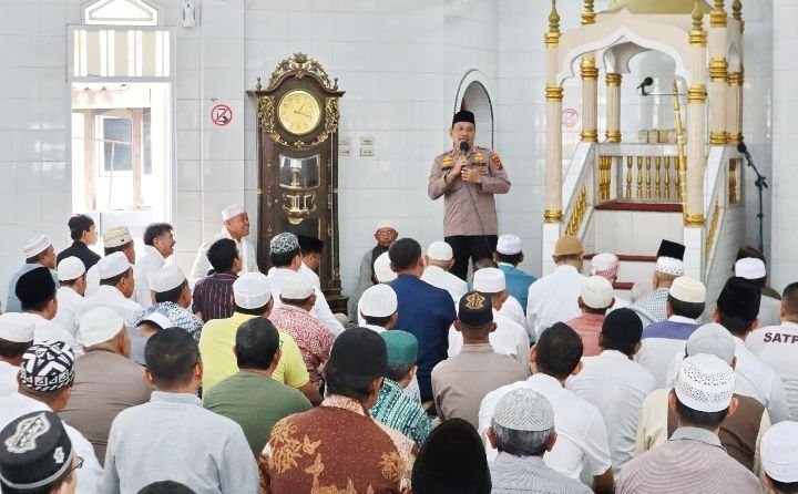AKBP Dudung Setyawan Gelar "Santabi Jum'at Curhat" di Masjid Al-Ikhlas