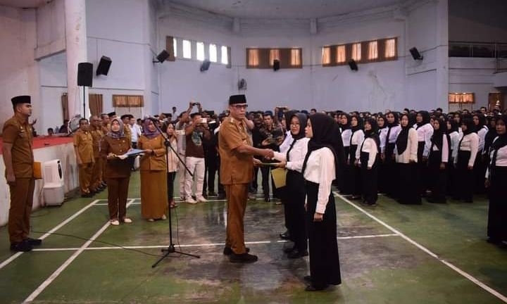 Bupati Sukhairi Nasution serahkan SK Pengangkatan 1.294 PPPK Madina