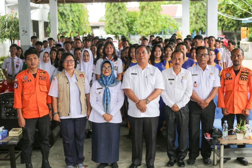 Wali Kota membuka acara Sosialisasi Komunikasi, Informasi, dan Edukasi Kebencanaan Siswa/i SMA/Sederajat