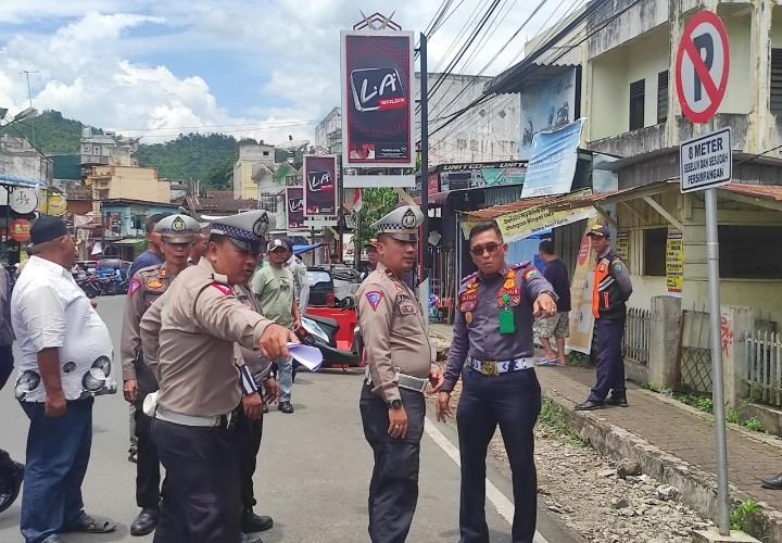 Sinergi Penertiban Parkir,Satlantas Polres Padangsidimpuan Bersama Dinas Terkait Berupaya Ciptakan Lalu Lintas Kondusif