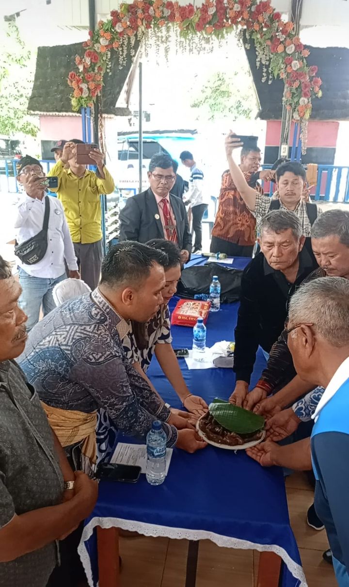 Keluarga Besar Sinaga Doa Terbaik untuk Paslon Anton dan Benny