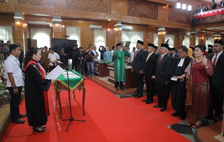 45 Anggota DPRD Asahan Periode 2024 - 2029 Dilantik dan Diambil Sumpah Janji Dihadapan Bupati Asahan