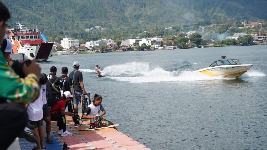 Cuaca Langit Danau Toba Mendukung, Atlet Cabor Ski Air Sumringah