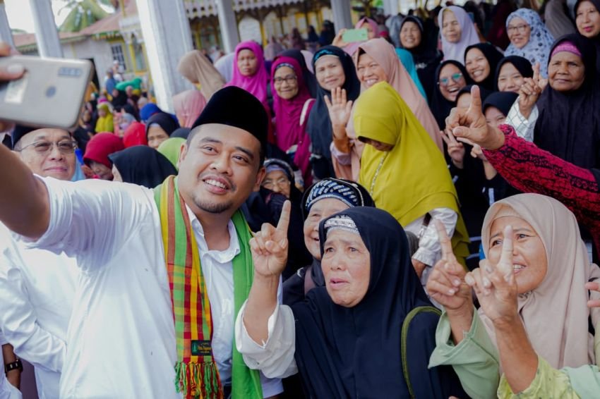 Kampanye Hari Kedua di Tabagsel, Ribuan Jamaah Pengajian Pimpinan Tuan Nalomok Doakan Bobby Nasution Menang Pilgubsu 2024