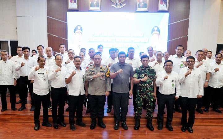 Wali Kota Medan Lantik Pengurus Lembaga Kerjasama Tripartit dan Dewan Pengupahan Kota Medan Periode 2024-2027