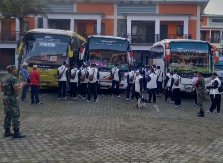 Satgas Hatra Toba Berikan Pengamanan dan Pengawalan Kirab Api PON XXI 2024