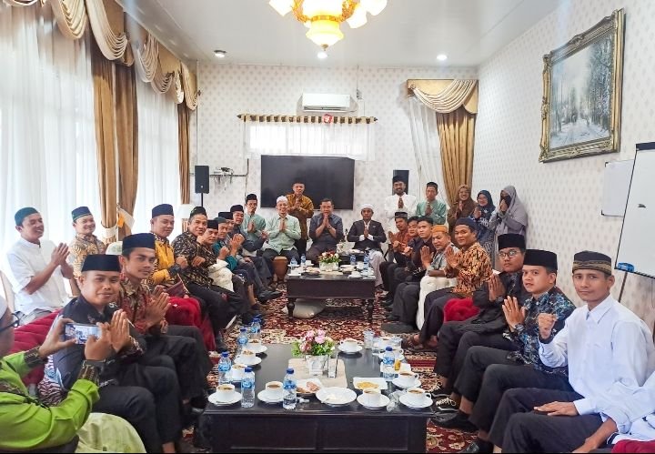 Bupati Solok Epyardi Asda Sambut Kedatangan Forum Komunikasi Pondok Pesantren (FKPP) Se Kab Solok