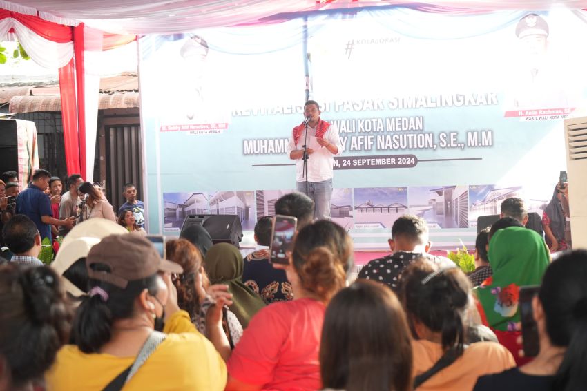 Wali Kota Medan Puji Kebersamaan Pedagang Bangun Pasar Simalingkar