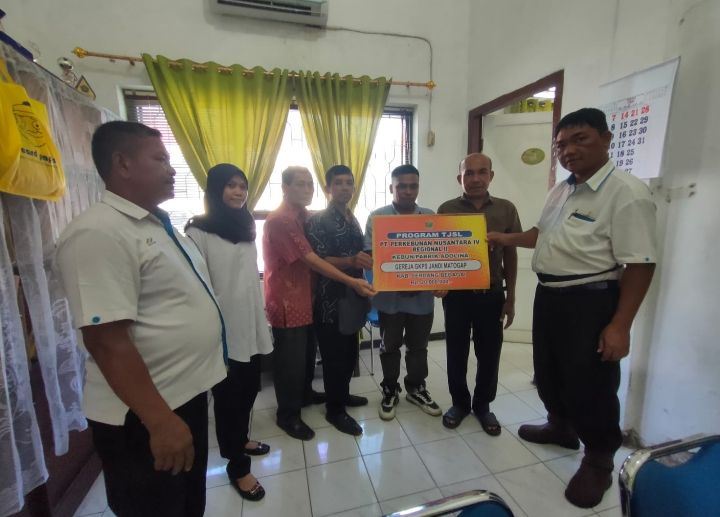 PTPN-4 Regional II Serahkan Bantuan CSR Rp 103.700.000 Kepada Tokoh Masyarakat Sekitar Perusahan.