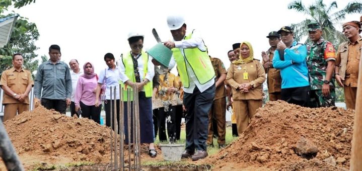 Bupati Simalungun Lentakan Batu Pertama Pembangunan RKB SMP Negeri 1 Gunung Maligas