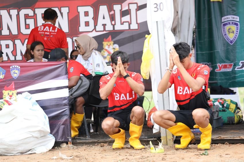 Gelar Ritual Sembahyang, Crosser Bali Berharap Kelancaran Dalam Kualifikasi dan Lomba Grass Track