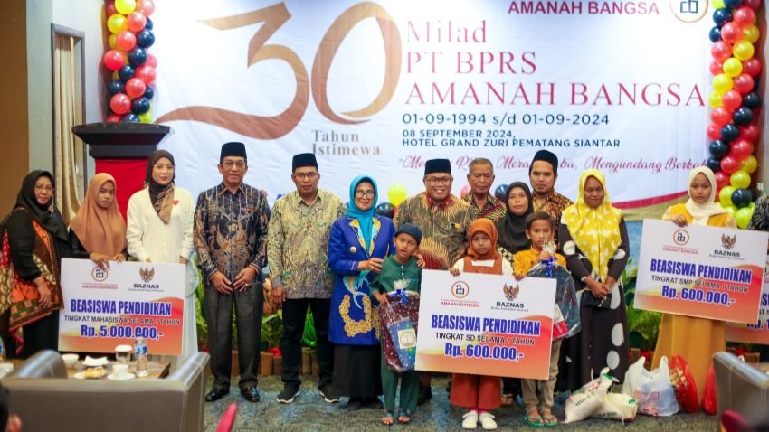 Wali Kota menghadiri acara Milad PT BPRS Amanah Bangsa ke-30 di Hotel Grand Zuri