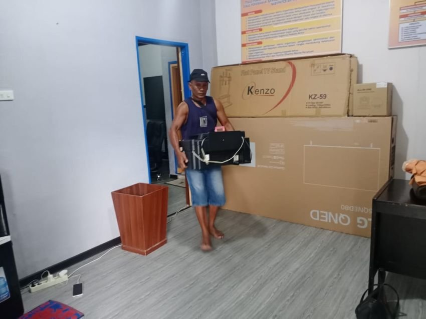 Diambil Pemilik Toko, Barang-barang Dinas Perkim dan LH Batu Bara  Setahun Tak Dibayar