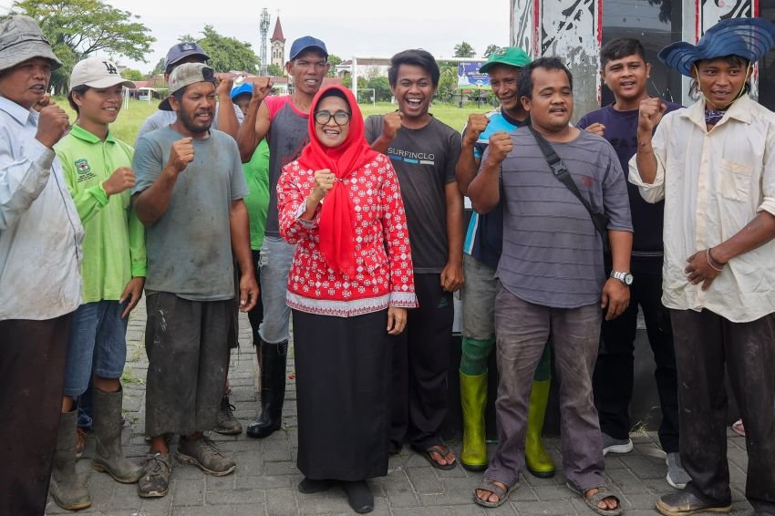 Wali Kota menemui para petugas kebersihan