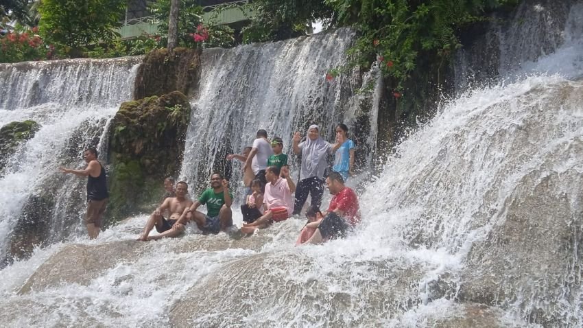 Perjalanan Wisata Keluarga Besar Bakopam Sumut ke Pemandian Aek Sijorni