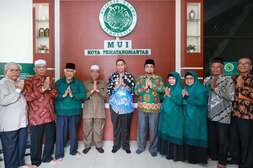 Pjs Wali Kota Silaturahmi ke sejumlah tokoh agama MUI, HKI, HKBP