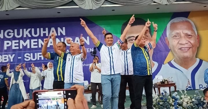 Ribuan Pendukung Teriak,.....Bobby Gubernur, Surya Wakil Gubernur dan Taufik Bupati, Rianto Wakil Bupati, Bergerak, Maju, Menang, Coblos No 1