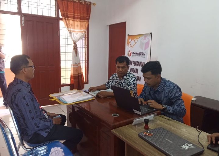 Tim Hukum Paslon Effendi -Murphy Melapor ke Bawaslu