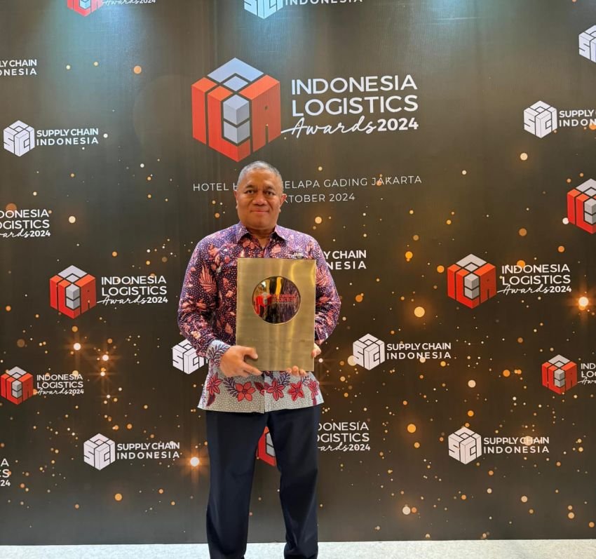 JNE Kembali Raih Penghargaan Courier of The Year di Indonesia Logistic Awards 2024