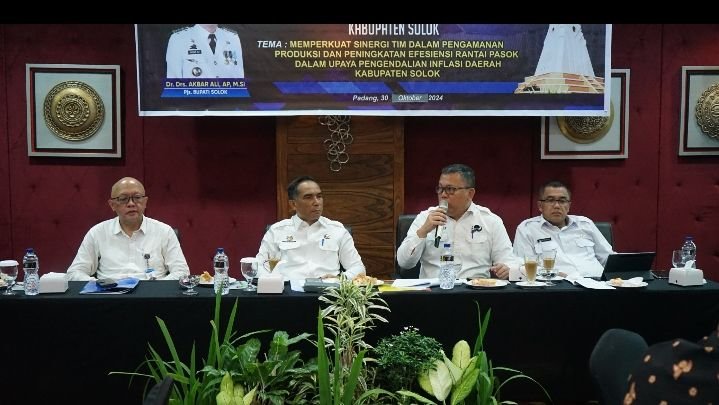 Pembukaan Rapat Koordinasi & Capacity Building Tim Pengendalian Inflasi Daerah ( TPID ) Kabupaten Solok