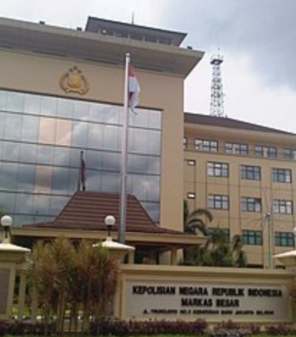 Lapor Pak Kapolri...Kinerja Kapolres Tapsel Dipertanyakan: Jelang Pilkada 2024 Istri Bupati Tapsel Digeledah 10 OTK, Netralitas APH Diujung Tanduk??