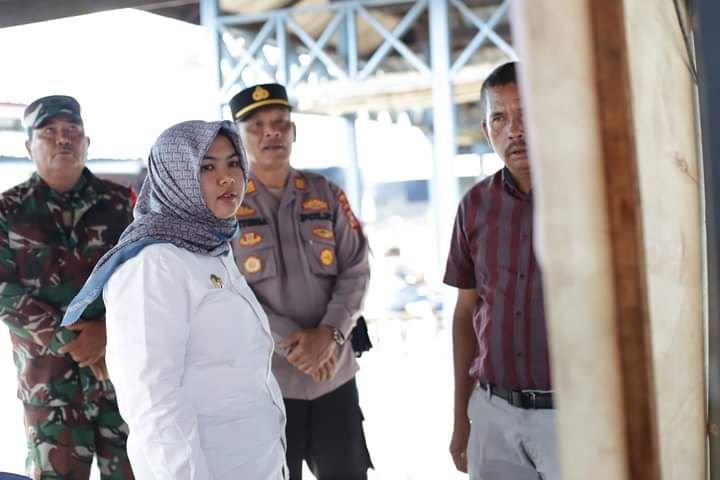 Atika Nasution Nyoblos di TPS 1 Kotanopan dan Monitoring di Sejumlah Titik Madina