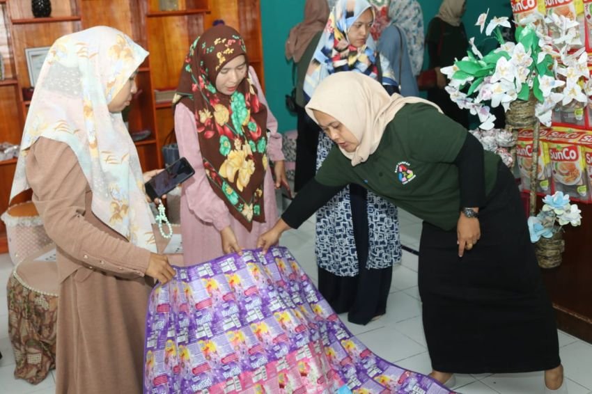 Inalum Sosialisasikan Pengelolaan Sampah ke Masyarakat Desa Kuala Tanjung