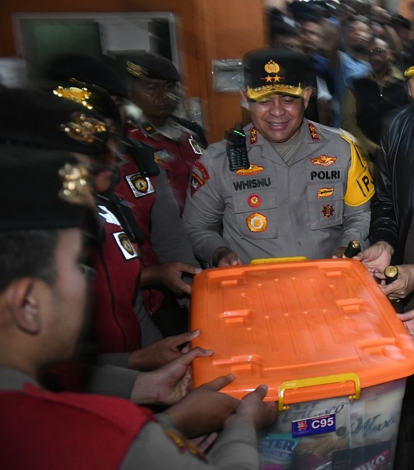 Forkopimda Serahkan ‘Extra Fooding’ Pada Petugas KPU dan Bawaslu
