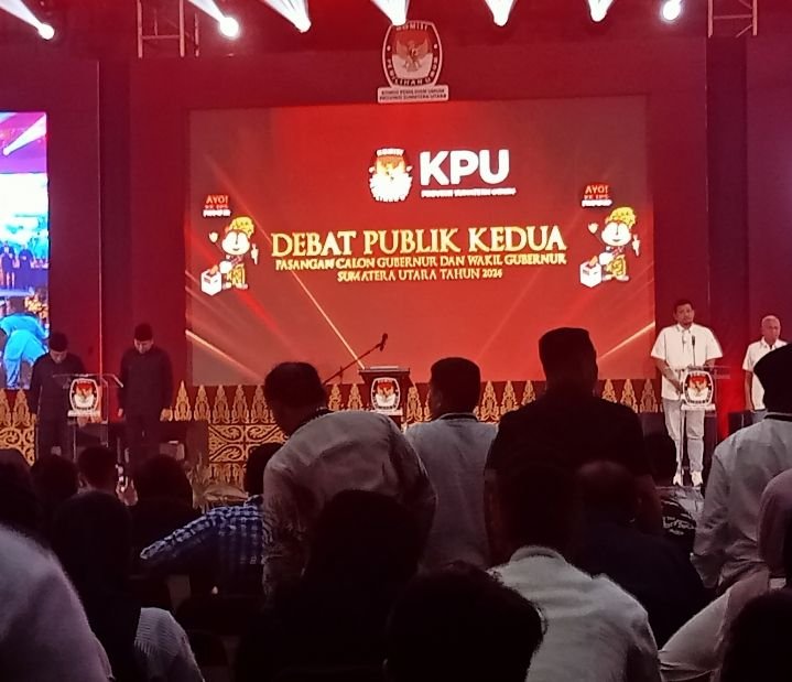 Edy Sindir Bobby Salah Data, Bobby Banggakan Bus Listrik di Medan