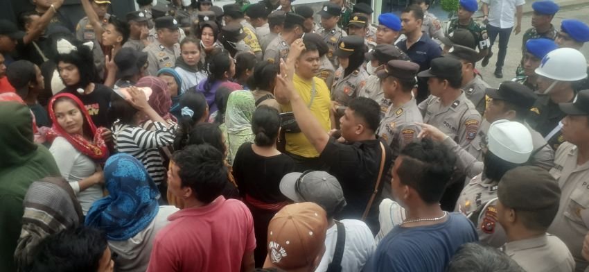 Ratusan Warga Pancurbatu Geruduk Markas Pomdam, Minta Tangkap dan Penjarakan Koptu Mirwansyah