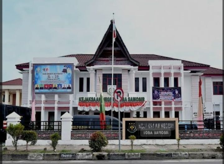 Kejari Toba Samosir masih Telaah Laporan Warga Toba