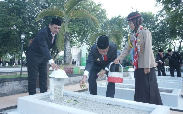 Pemkab Asahan Gelar Upacara Peringatan Hari Pahlawan Ditaman Makam Pahlawan